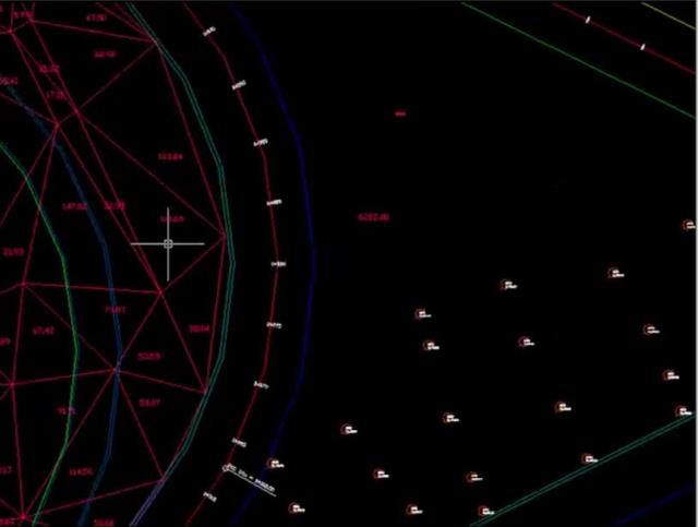 Calcula el area de entidades de 3DCARA/3DFACE. Rotula el área calculada dentro de cada entidad y además permite rotular el área total.